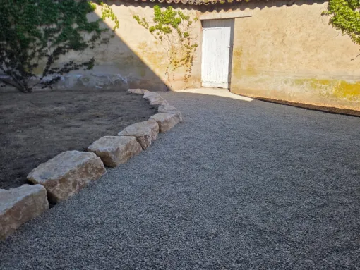 Réaménagement d’un extérieur à Saint-Étienne-des-Oullières, Belleville-en-Beaujolais, Nature en Beaujolais