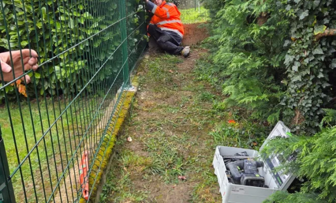 Installation d'un grillage extérieur à Montmerle-sur-Saôna, Belleville-en-Beaujolais, Nature en Beaujolais